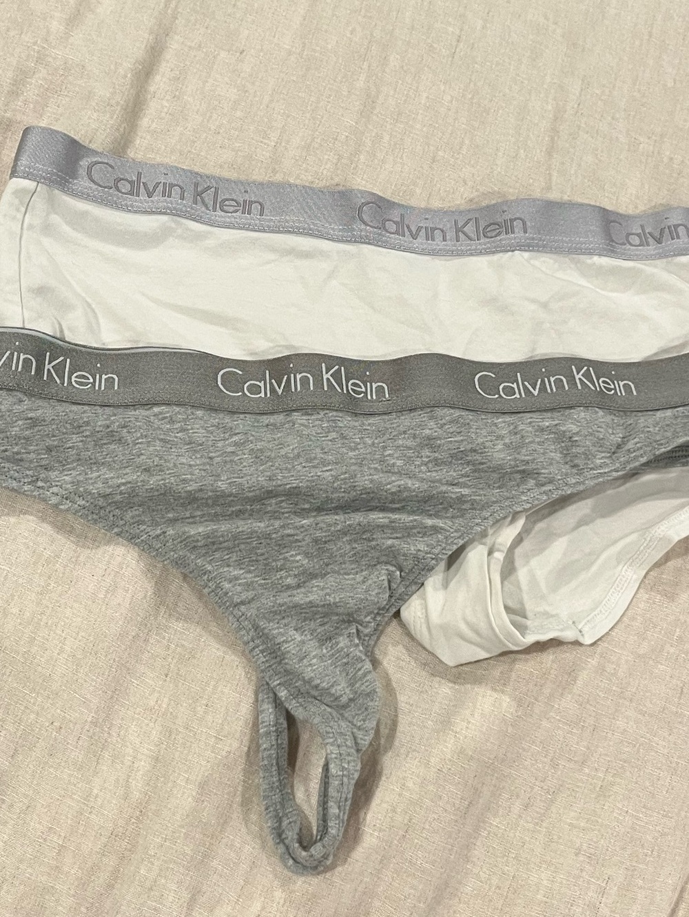 Calvin Klein Women’s Boyshorts & Thong Set - White and Gray